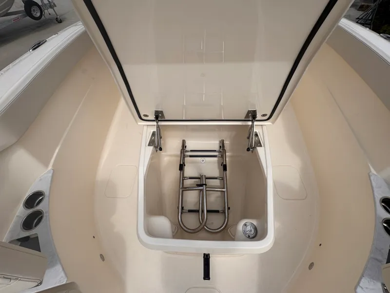 Slide: The Image of Scout 260 LXF 2026 - 22