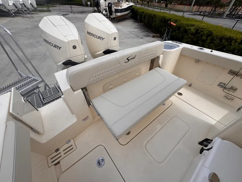Slide: The Image of Scout 260 LXF 2026 - 8