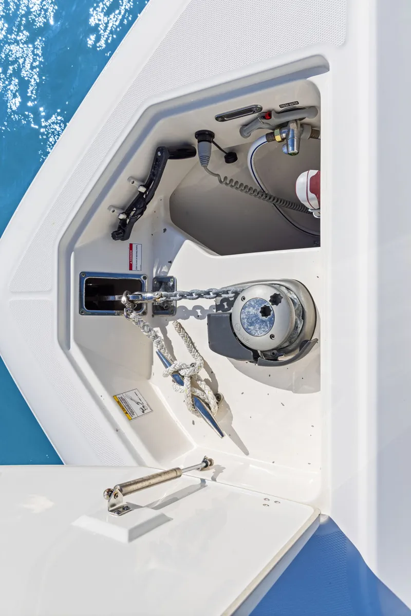 Slide: The Image of Boston Whaler 350 OUTRAGE 2014 - 16