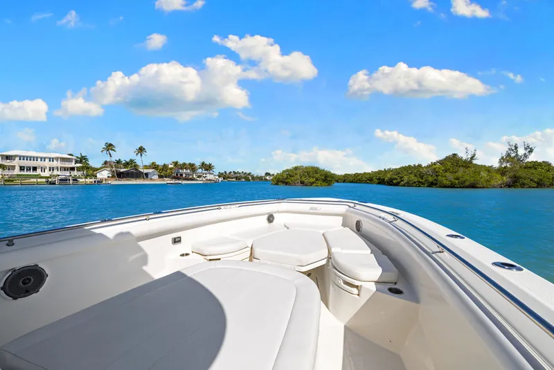 Slide: The Image of Boston Whaler 350 OUTRAGE 2014 - 19