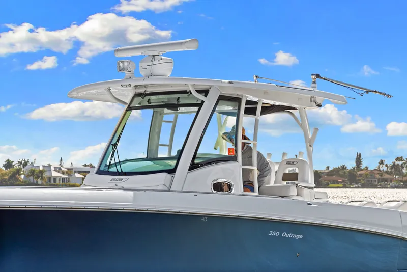Slide: The Image of Boston Whaler 350 OUTRAGE 2014 - 8