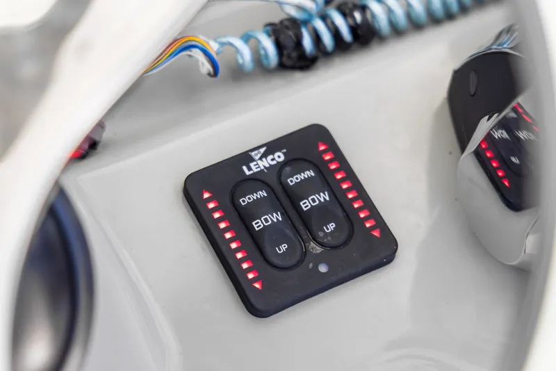 Slide: The Image of Boston Whaler 350 OUTRAGE 2014 - 33