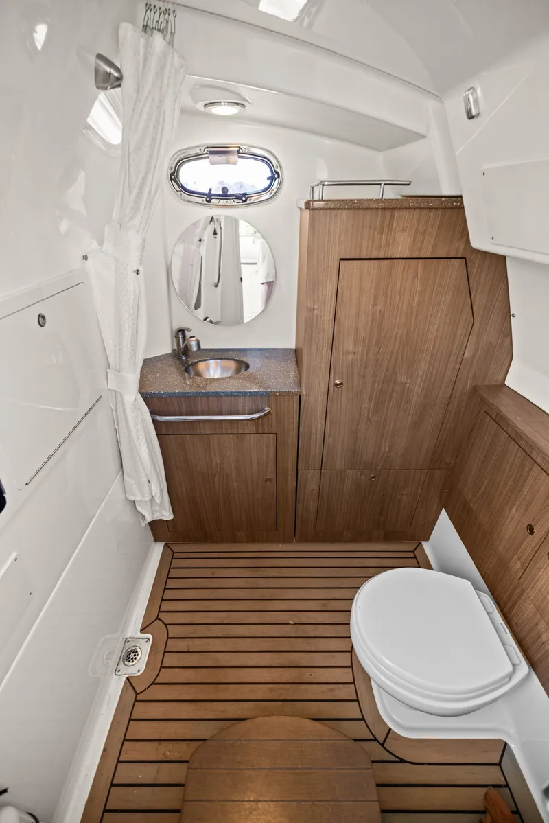 Slide: The Image of Boston Whaler 350 OUTRAGE 2014 - 52