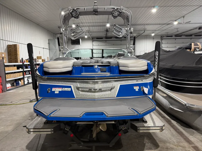 Slide: The Image of Mastercraft X20 2016 - 14