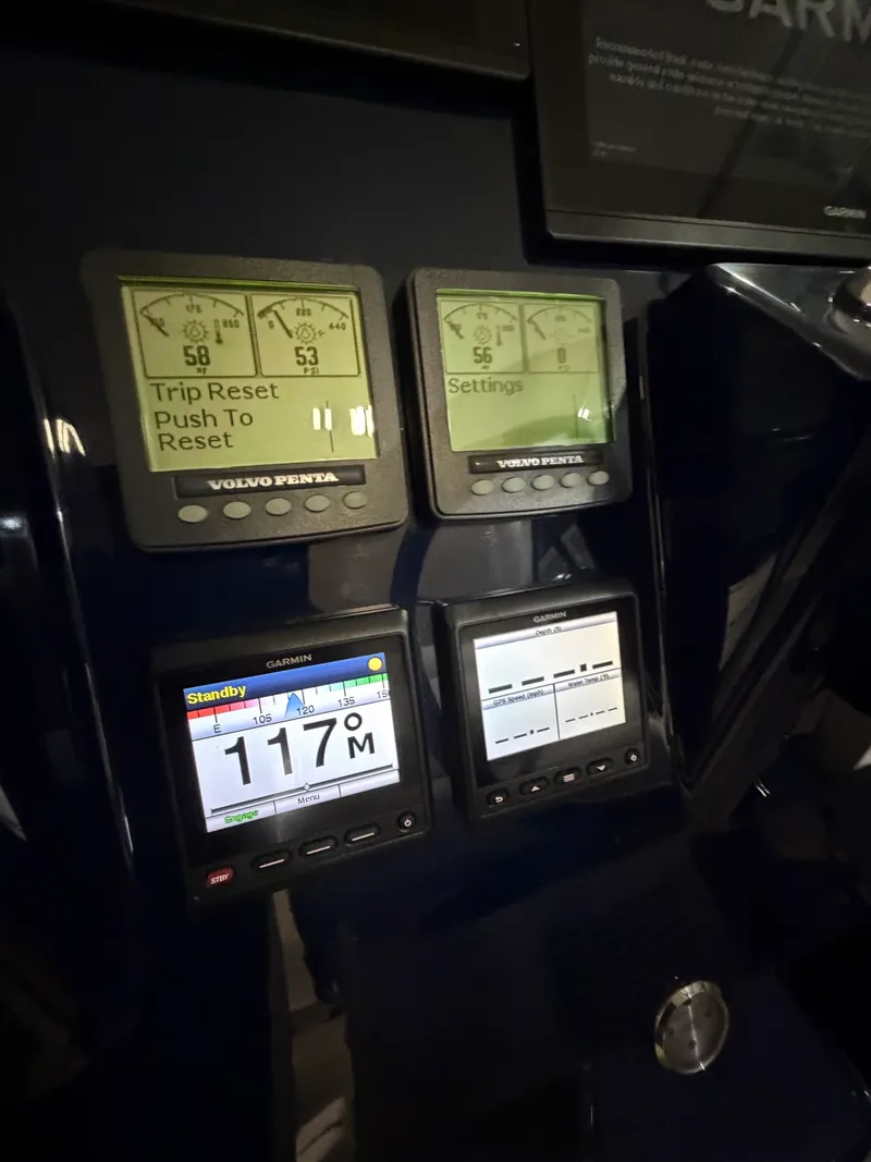 Slide: The Image of Tiara 43 SOVRAN 2009 - 10