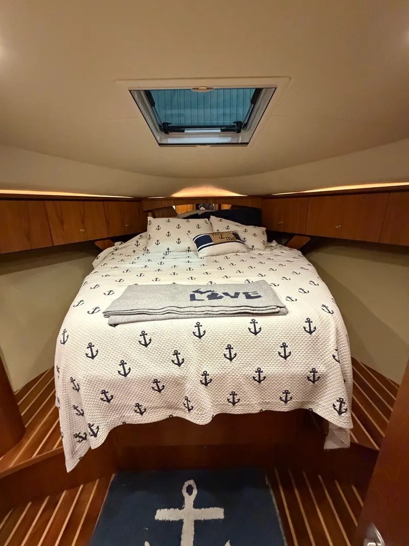 Slide: The Image of Tiara 43 SOVRAN 2009 - 17