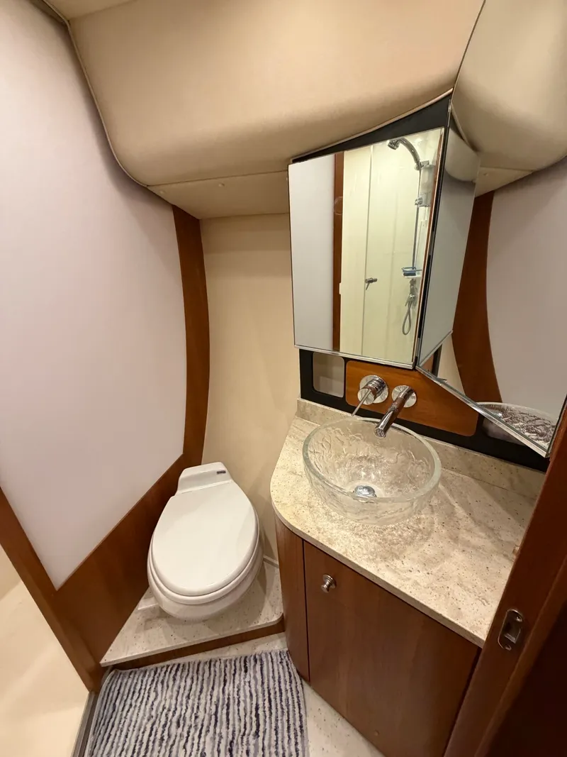 Slide: The Image of Tiara 43 SOVRAN 2009 - 18