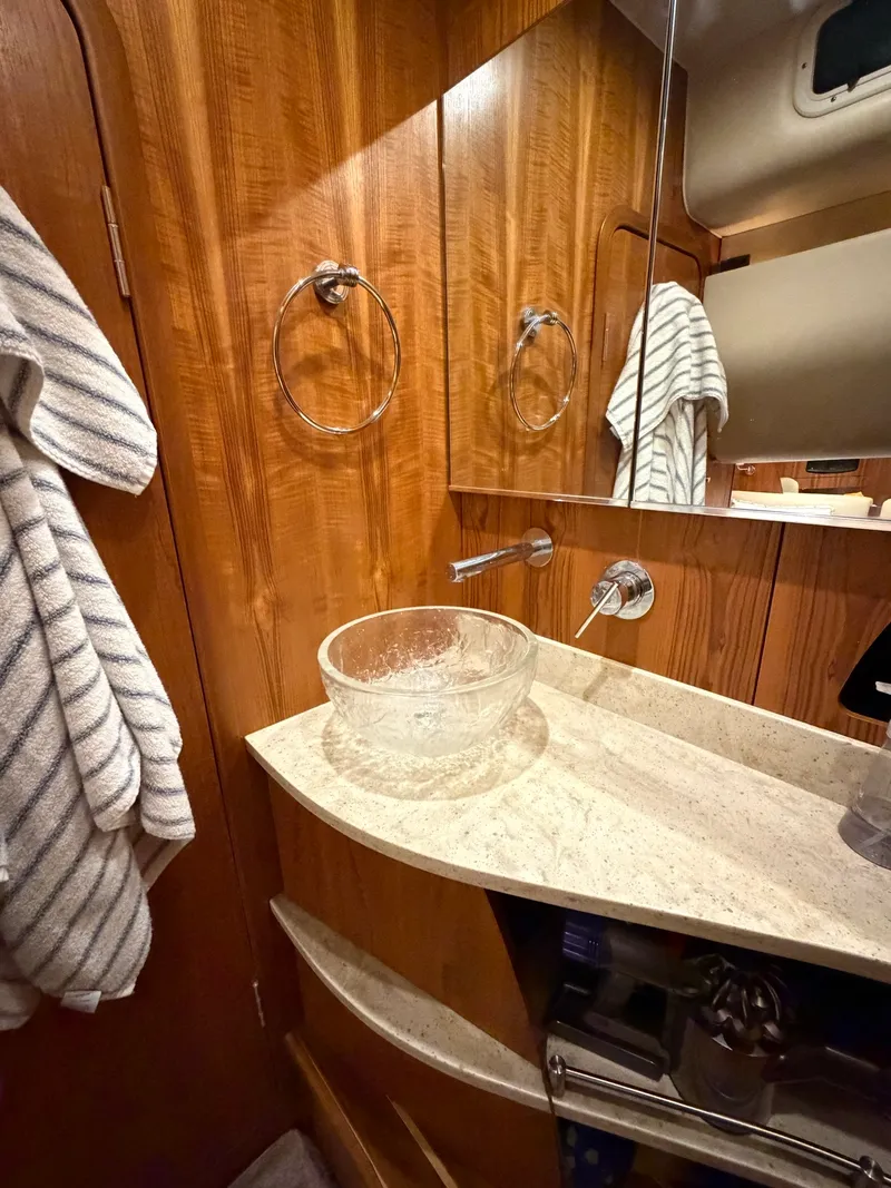 Slide: The Image of Tiara 43 SOVRAN 2009 - 20