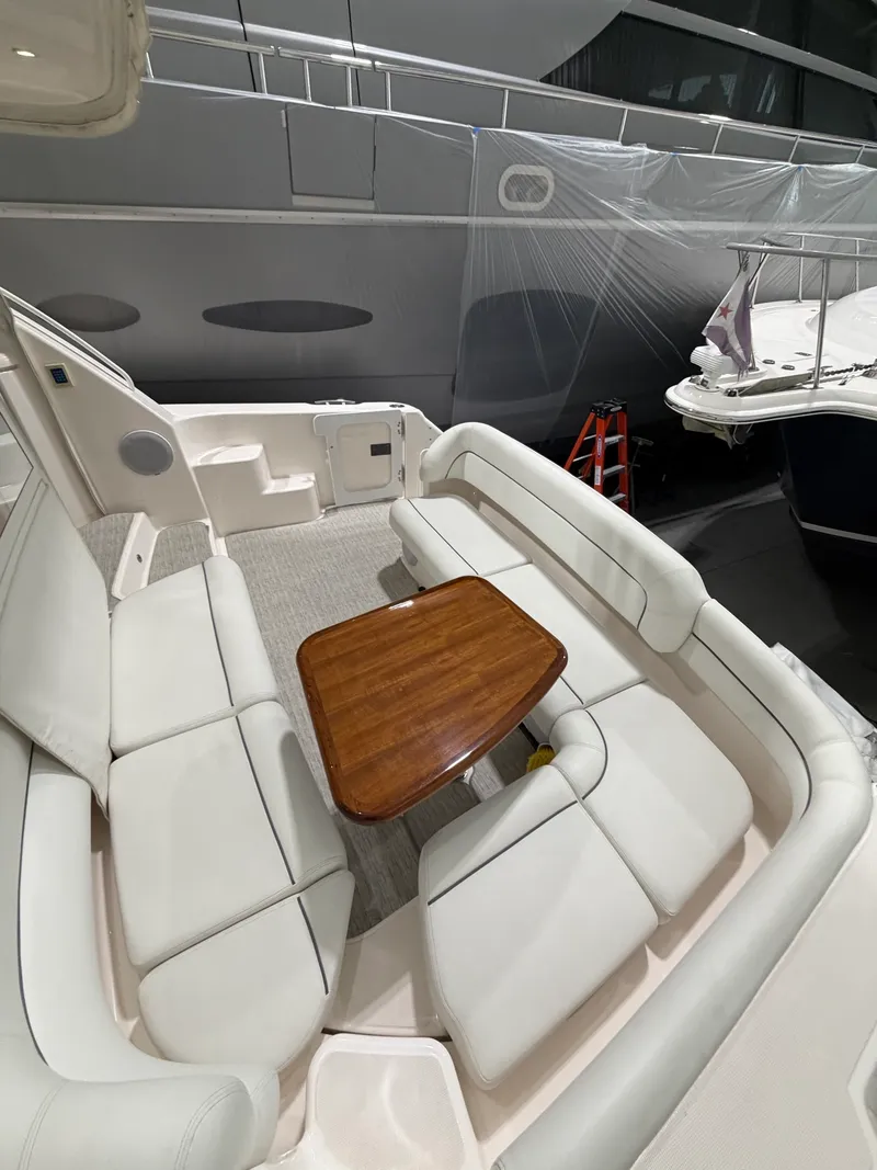 Slide: The Image of Tiara 43 SOVRAN 2009 - 27