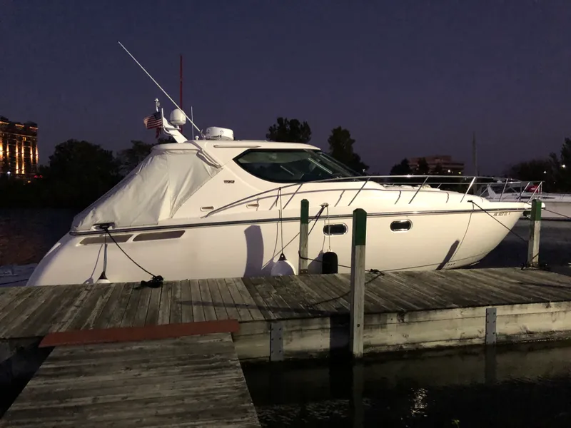 Slide: The Image of Tiara 43 SOVRAN 2009 - 3