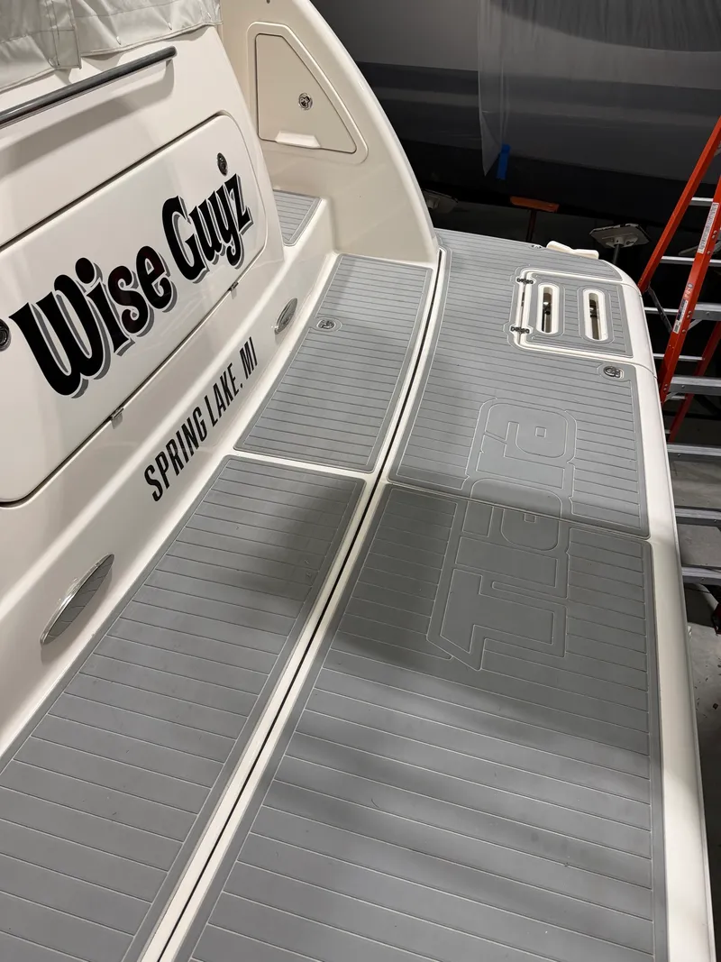 Slide: The Image of Tiara 43 SOVRAN 2009 - 5