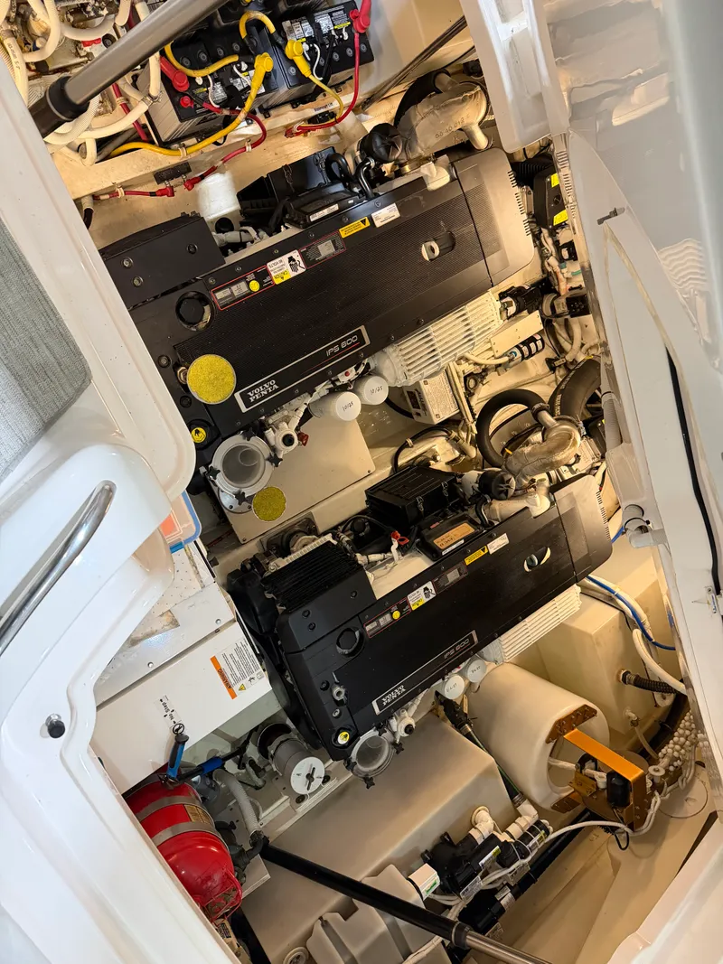 Slide: The Image of Tiara 43 SOVRAN 2009 - 57