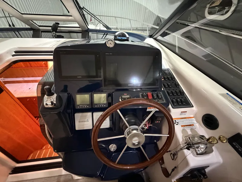 Slide: The Image of Tiara 43 SOVRAN 2009 - 58