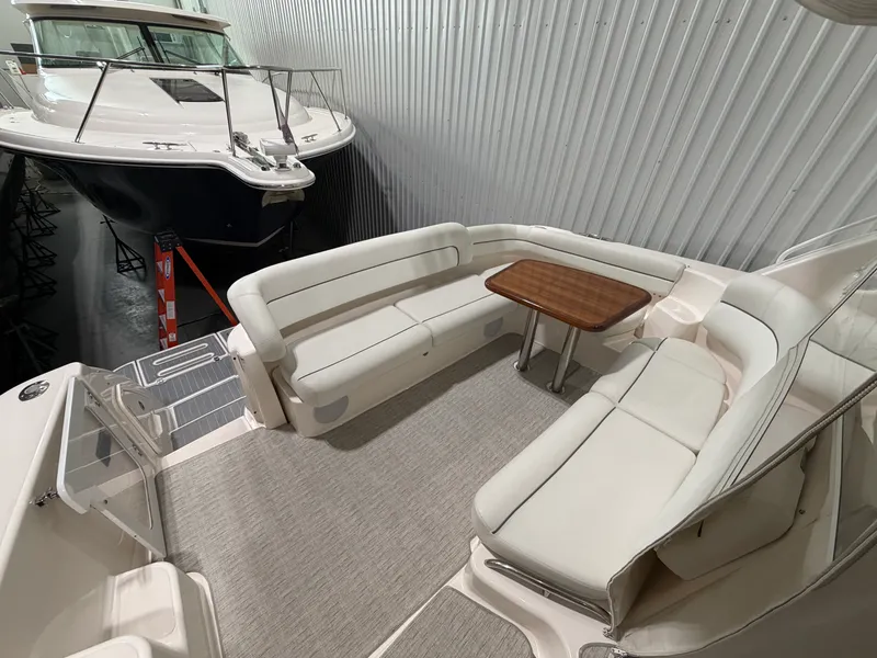 Slide: The Image of Tiara 43 SOVRAN 2009 - 9