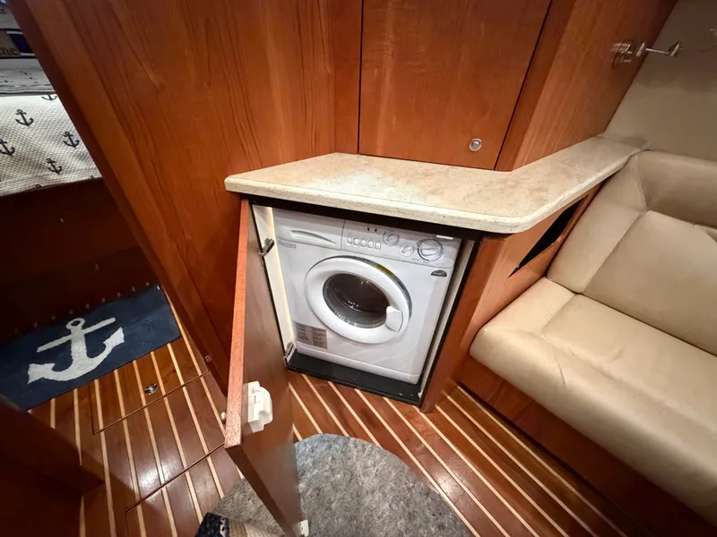 Slide: The Image of Tiara 43 SOVRAN 2009 - 76