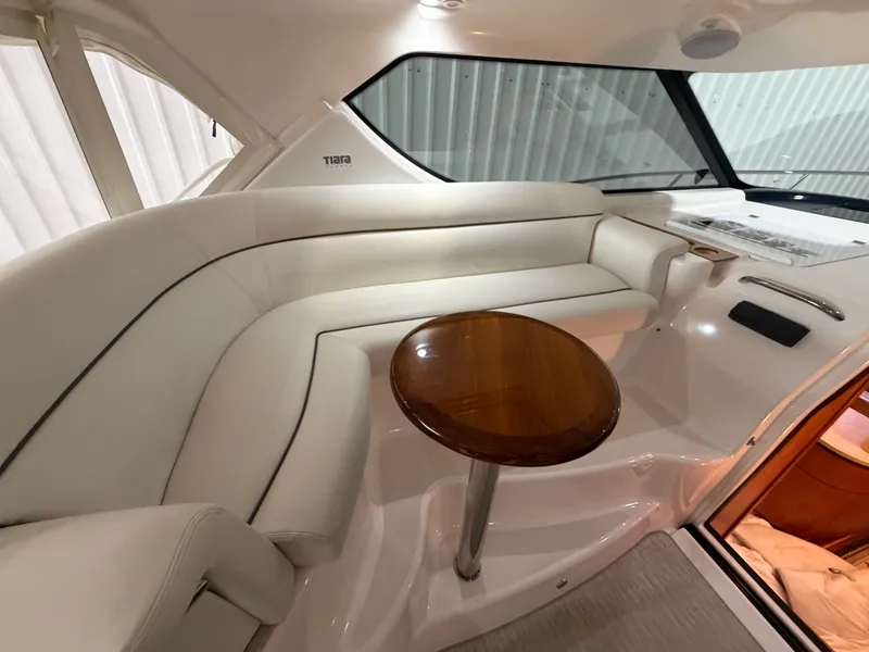 Slide: The Image of Tiara 43 SOVRAN 2009 - 23
