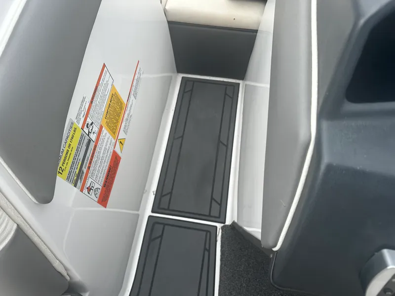 Slide: The Image of Tige R20 2016 - 17