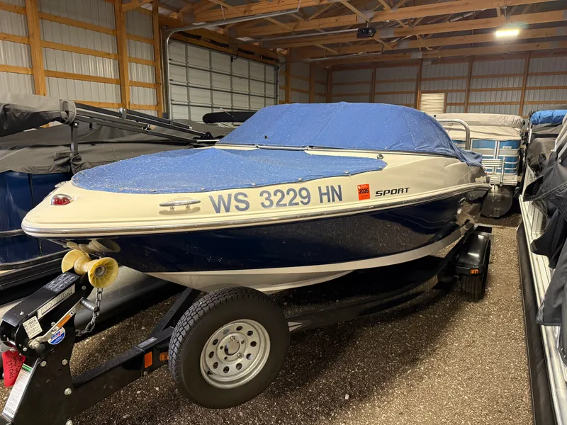 Slide: The Image of Sea Ray 175 2009 - 17