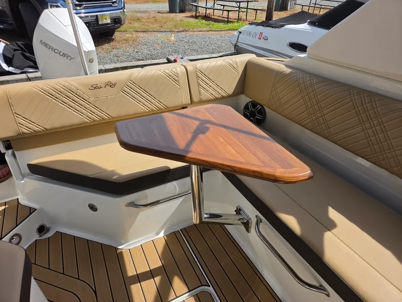 Slide: The Image of Sea Ray SDX 270 Outboard 2026 - 10
