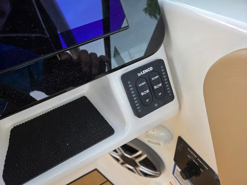 Slide: The Image of Sea Ray SDX 270 Outboard 2026 - 20