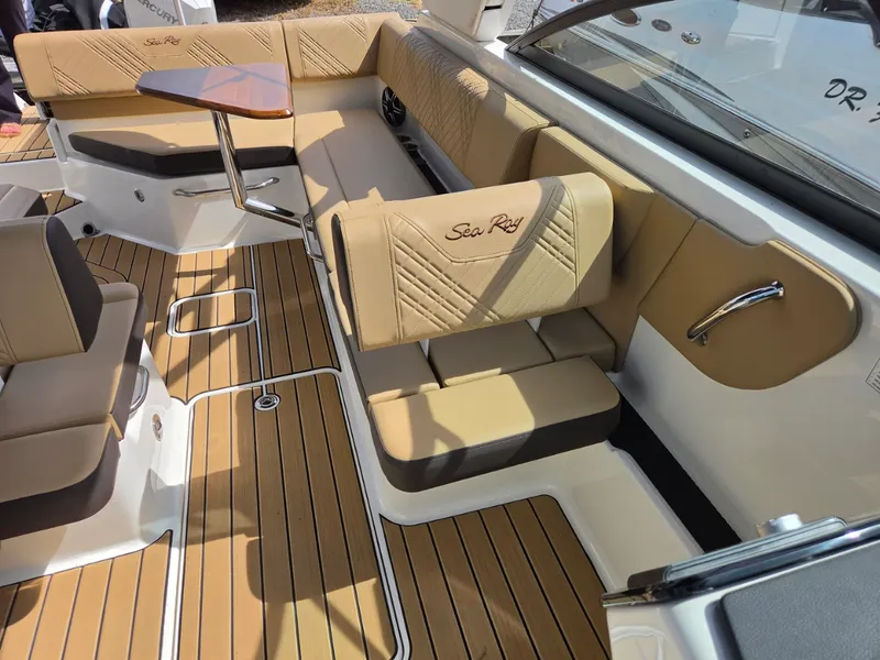 Slide: The Image of Sea Ray SDX 270 Outboard 2026 - 13