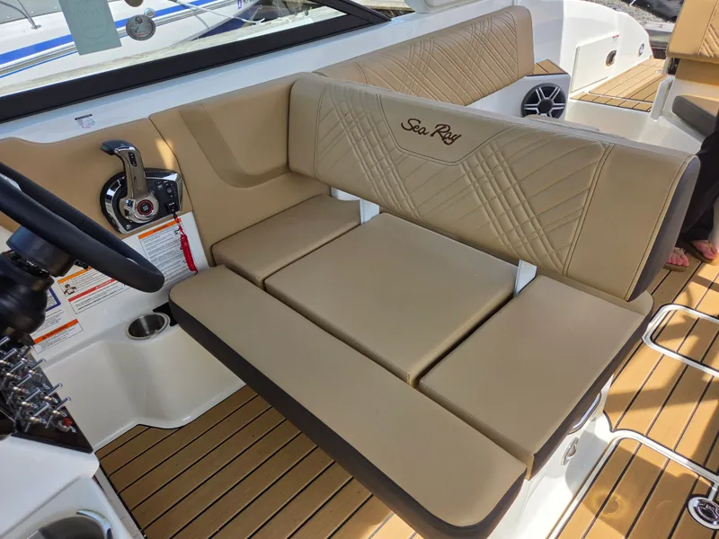 Slide: The Image of Sea Ray SDX 270 Outboard 2026 - 19