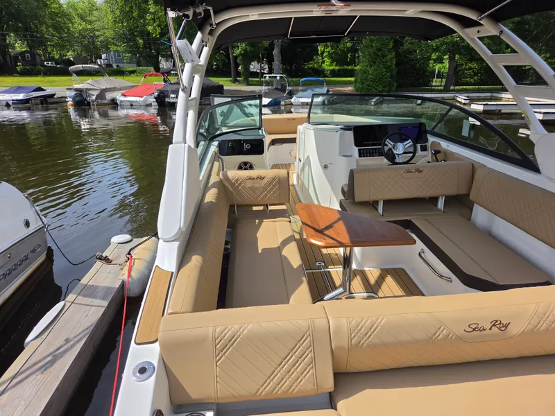 Slide: The Image of Sea Ray SDX 270 Outboard 2026 - 9
