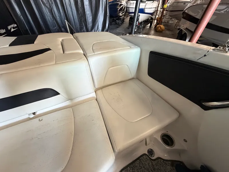 Slide: The Image of Chaparral 21 H20 DELUXE 2018 - 18