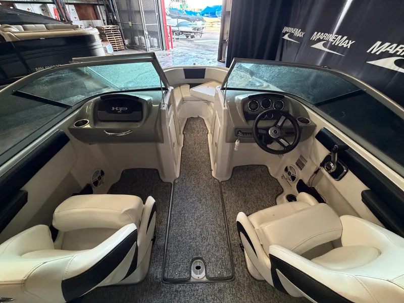 Slide: The Image of Chaparral 21 H20 DELUXE 2018 - 20