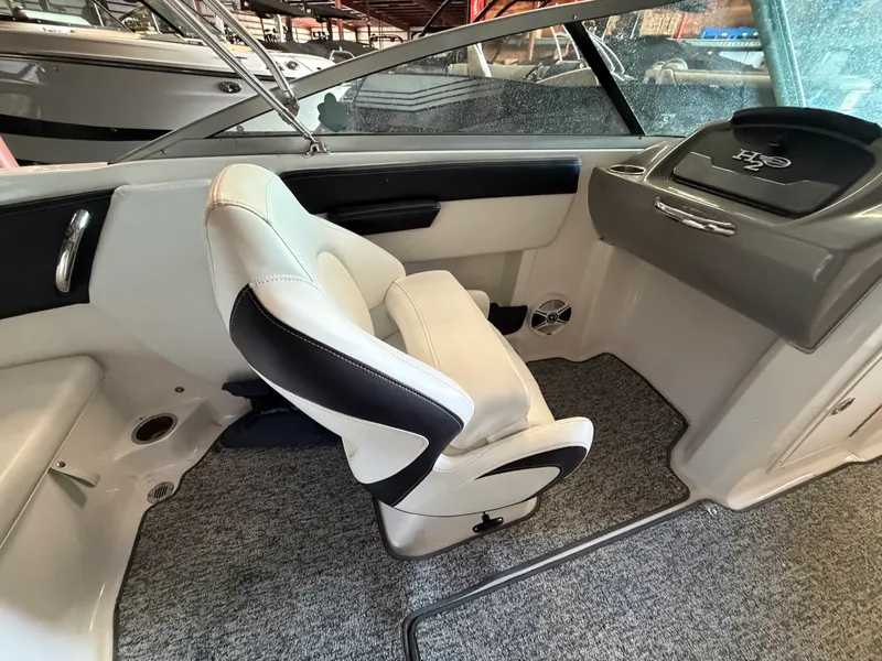 Slide: The Image of Chaparral 21 H20 DELUXE 2018 - 22