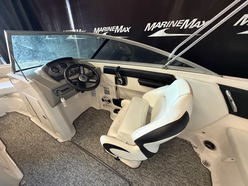 Slide: The Image of Chaparral 21 H20 DELUXE 2018 - 26