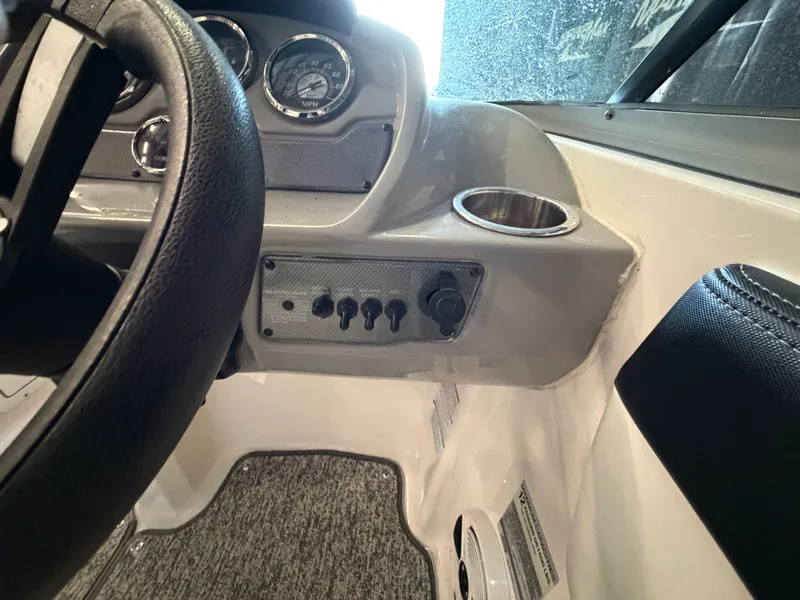 Slide: The Image of Chaparral 21 H20 DELUXE 2018 - 29