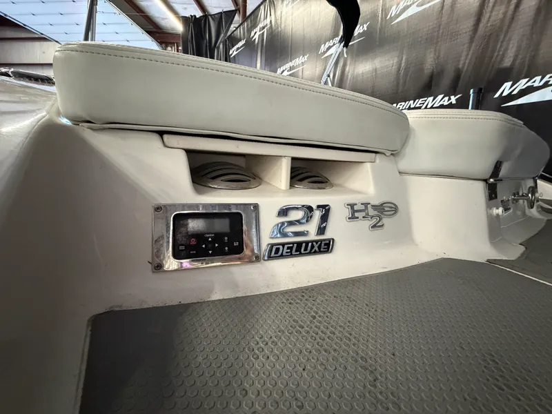 Slide: The Image of Chaparral 21 H20 DELUXE 2018 - 8