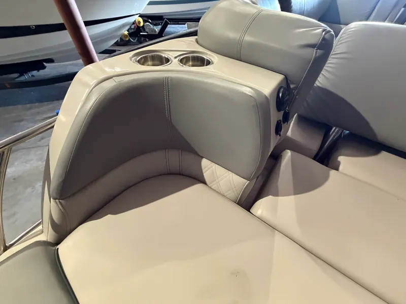 Slide: The Image of Harris Grand Mariner 250 2019 - 13