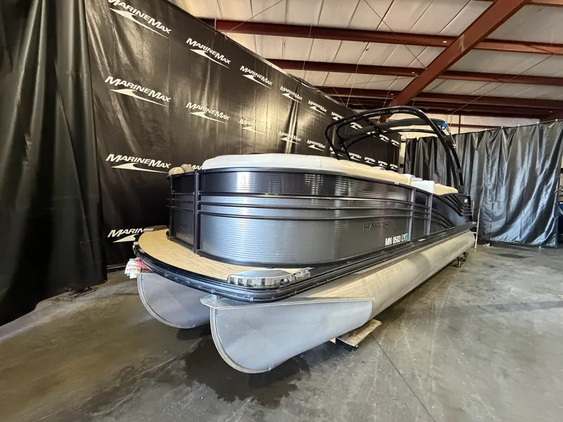 Slide: The Image of Harris Grand Mariner 250 2019 - 2