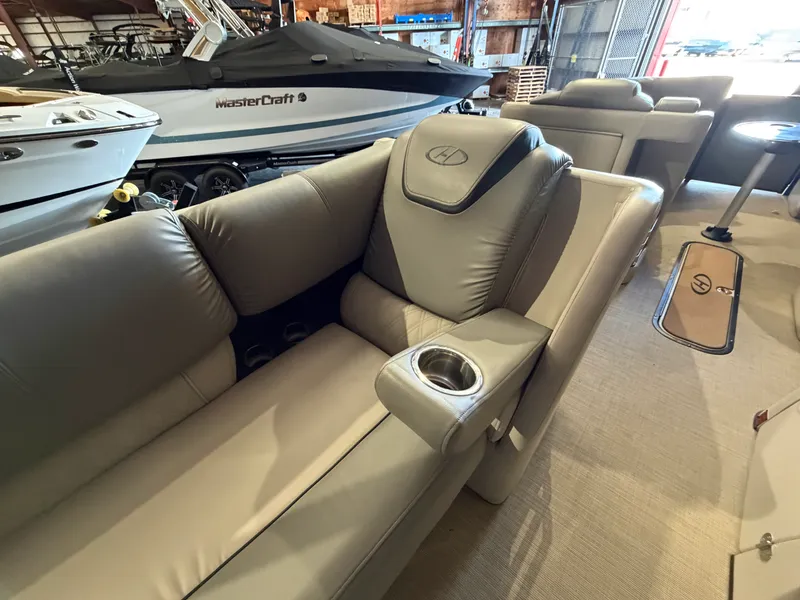 Slide: The Image of Harris Grand Mariner 250 2019 - 26