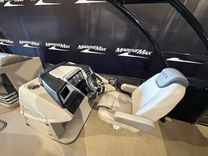 Slide: The Image of Harris Grand Mariner 250 2019 - 29