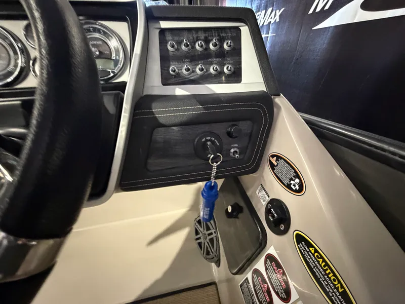 Slide: The Image of Harris Grand Mariner 250 2019 - 33