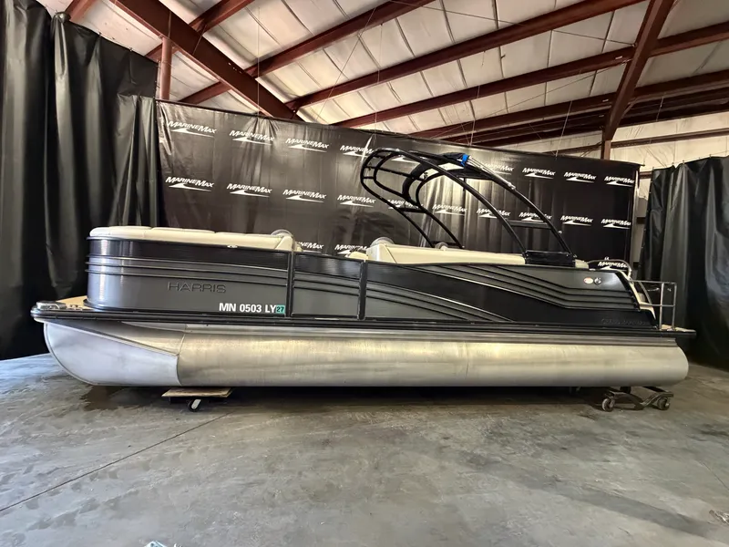 Slide: The Image of Harris Grand Mariner 250 2019 - 4