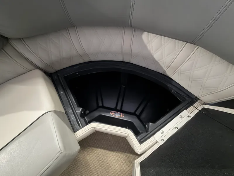 Slide: The Image of Harris Grand Mariner 250 2019 - 51