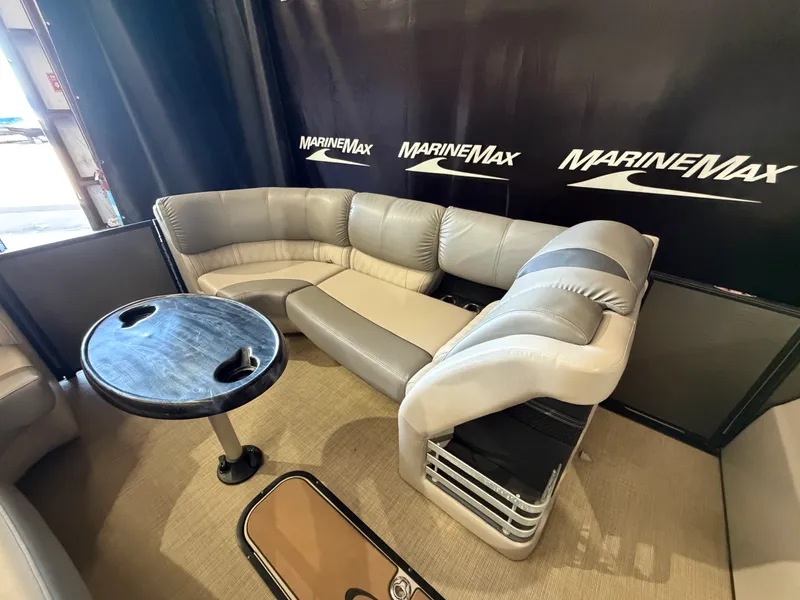 Slide: The Image of Harris Grand Mariner 250 2019 - 54