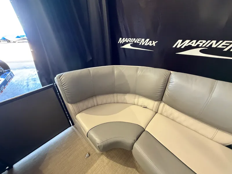 Slide: The Image of Harris Grand Mariner 250 2019 - 55