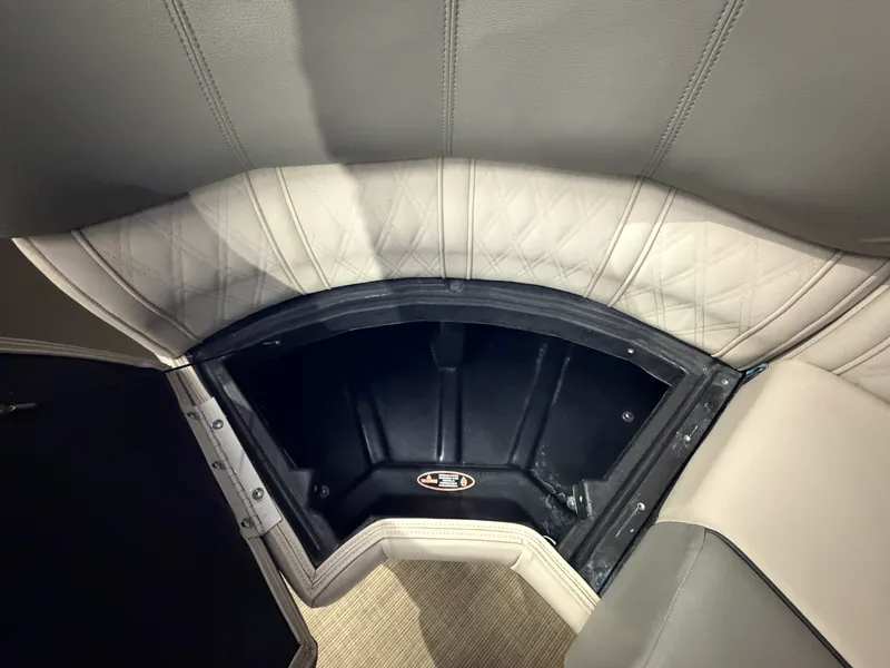 Slide: The Image of Harris Grand Mariner 250 2019 - 57