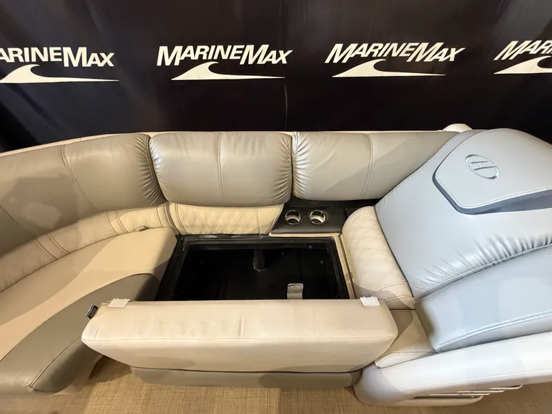 Slide: The Image of Harris Grand Mariner 250 2019 - 58