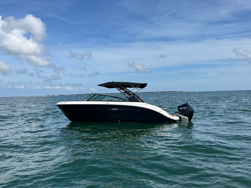 The Image of Sea Ray SDX 250 Outboard 2026 - 0