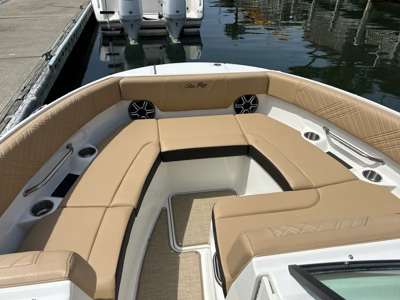 Slide: The Image of Sea Ray SDX 250 Outboard 2026 - 21