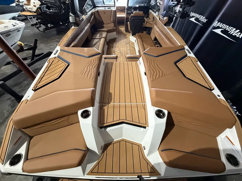 Slide: The Image of Nautique Super Air Nautique G25 2026 - 14