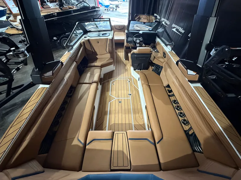 Slide: The Image of Nautique Super Air Nautique G25 2026 - 22
