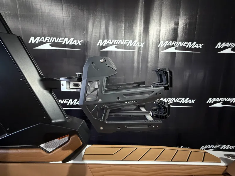 Slide: The Image of Nautique Super Air Nautique G25 2026 - 25