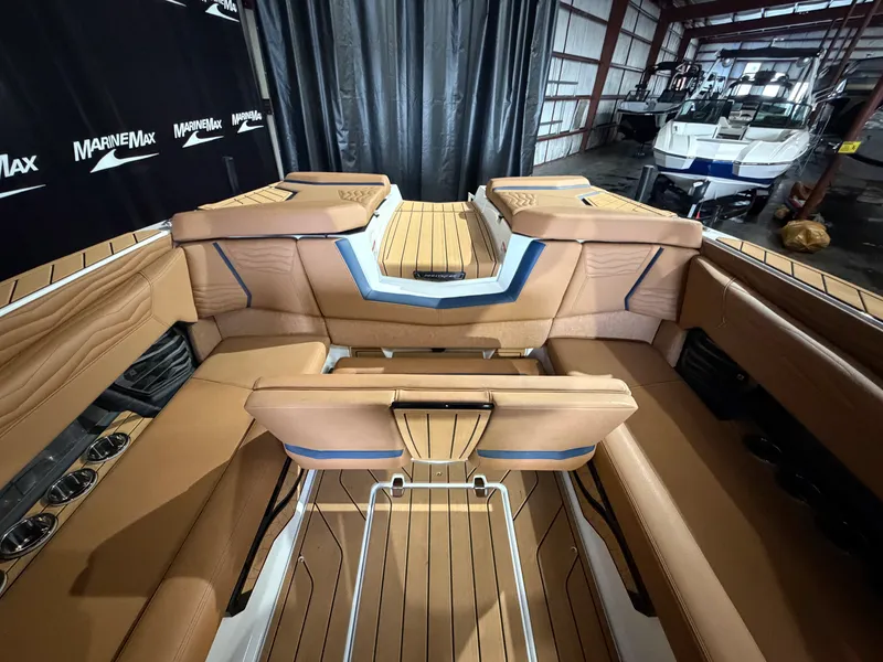 Slide: The Image of Nautique Super Air Nautique G25 2026 - 29